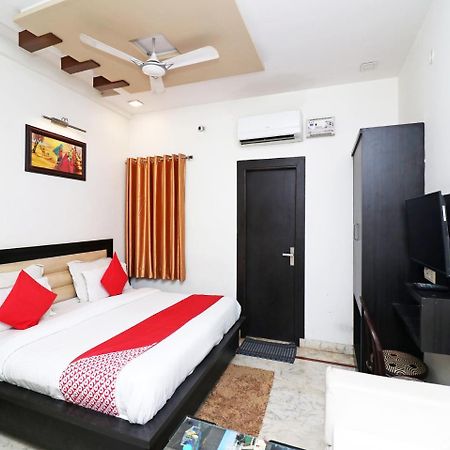 Hotel Aaradhya Residency à Agra  Extérieur photo