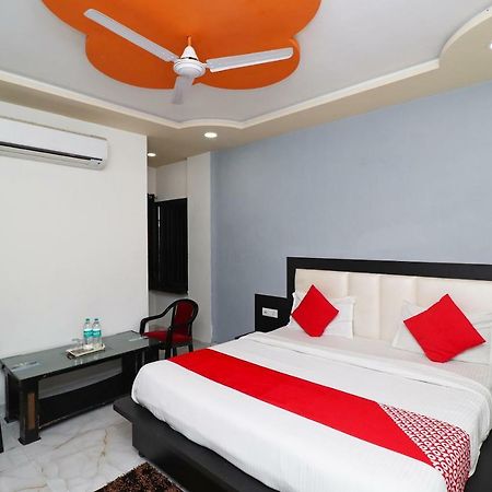 Hotel Aaradhya Residency à Agra  Extérieur photo