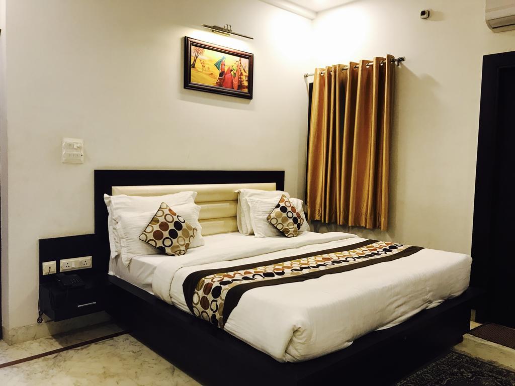 Hotel Aaradhya Residency à Agra  Extérieur photo