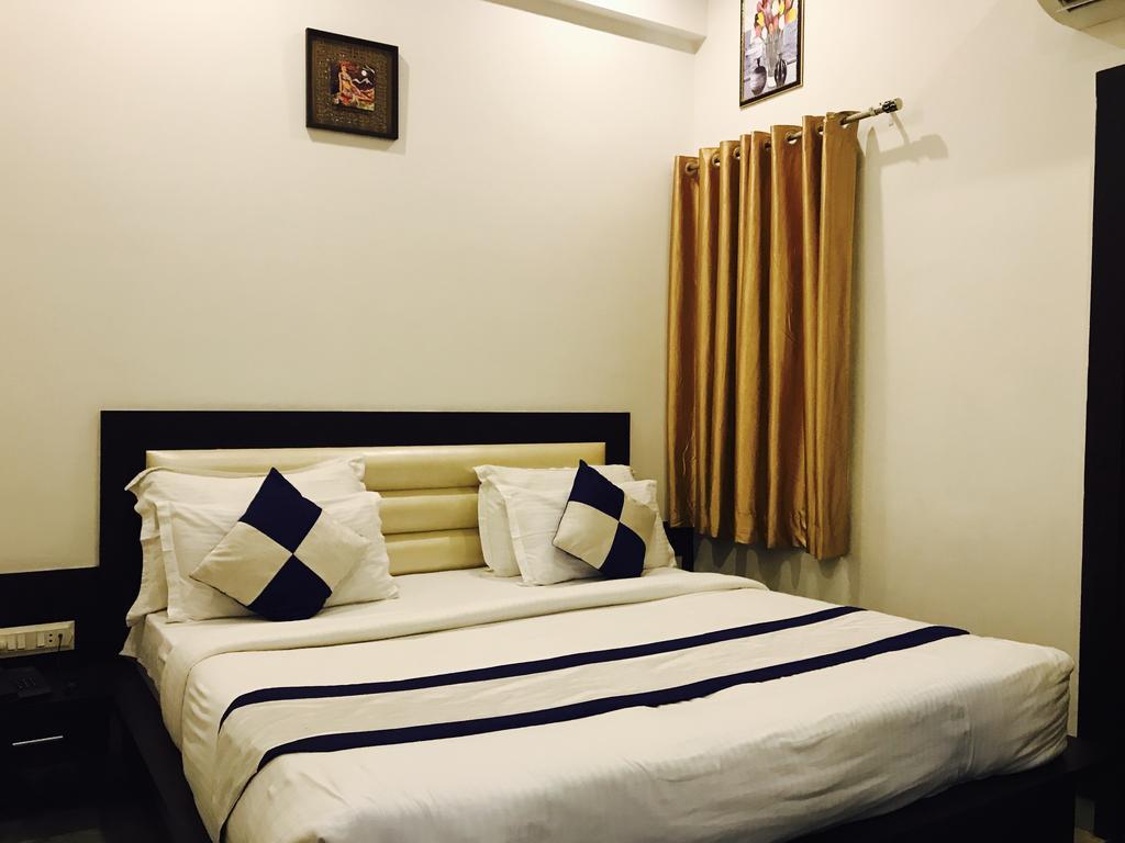 Hotel Aaradhya Residency à Agra  Extérieur photo