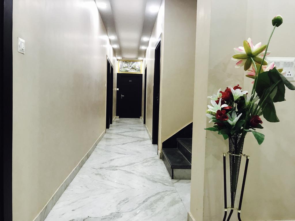 Hotel Aaradhya Residency à Agra  Extérieur photo