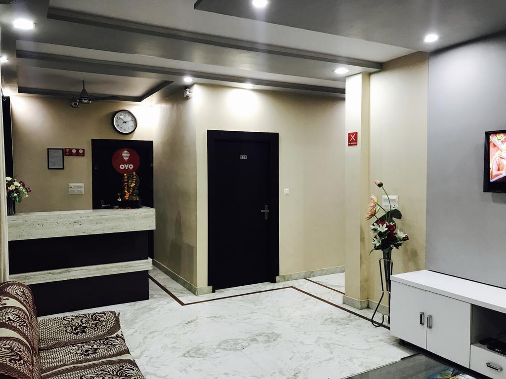 Hotel Aaradhya Residency à Agra  Extérieur photo