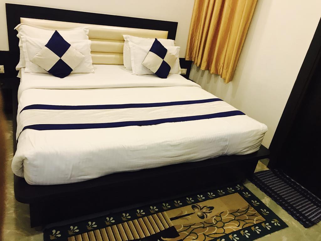Hotel Aaradhya Residency à Agra  Extérieur photo