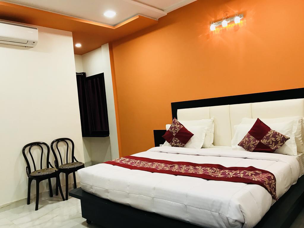 Hotel Aaradhya Residency à Agra  Extérieur photo
