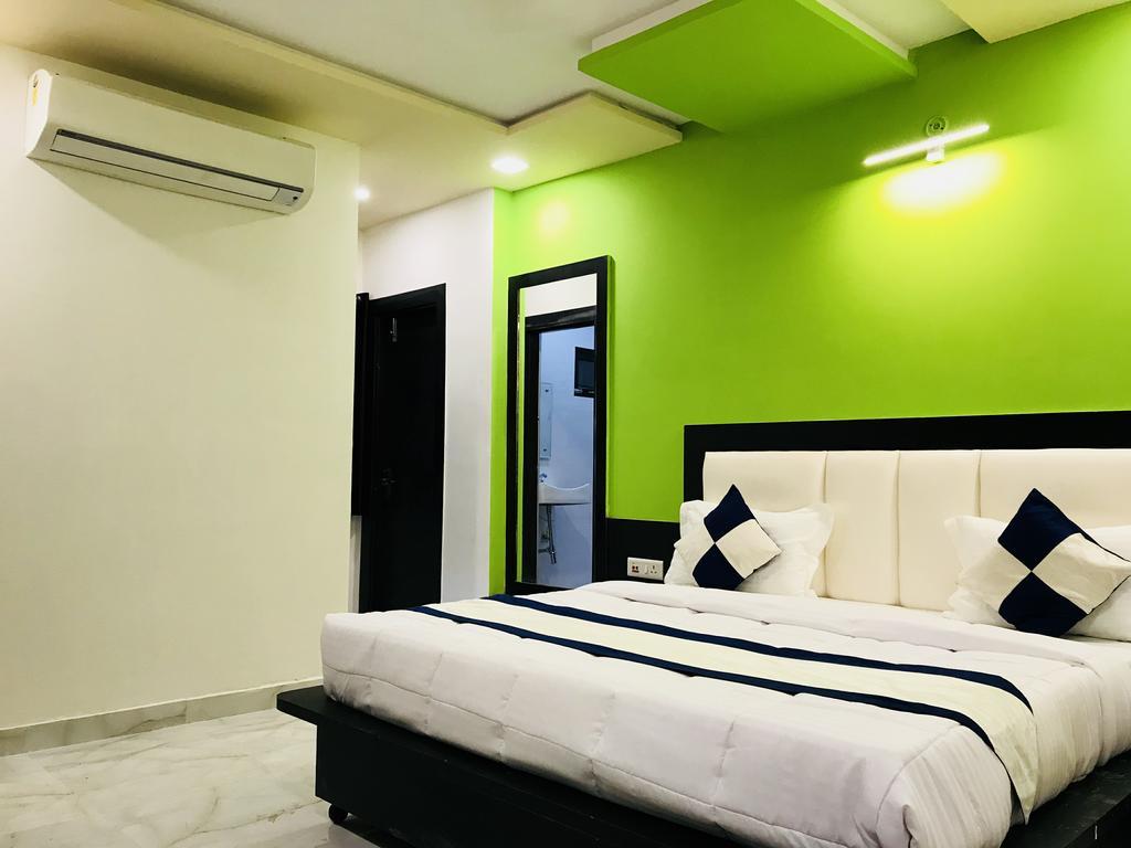 Hotel Aaradhya Residency à Agra  Extérieur photo