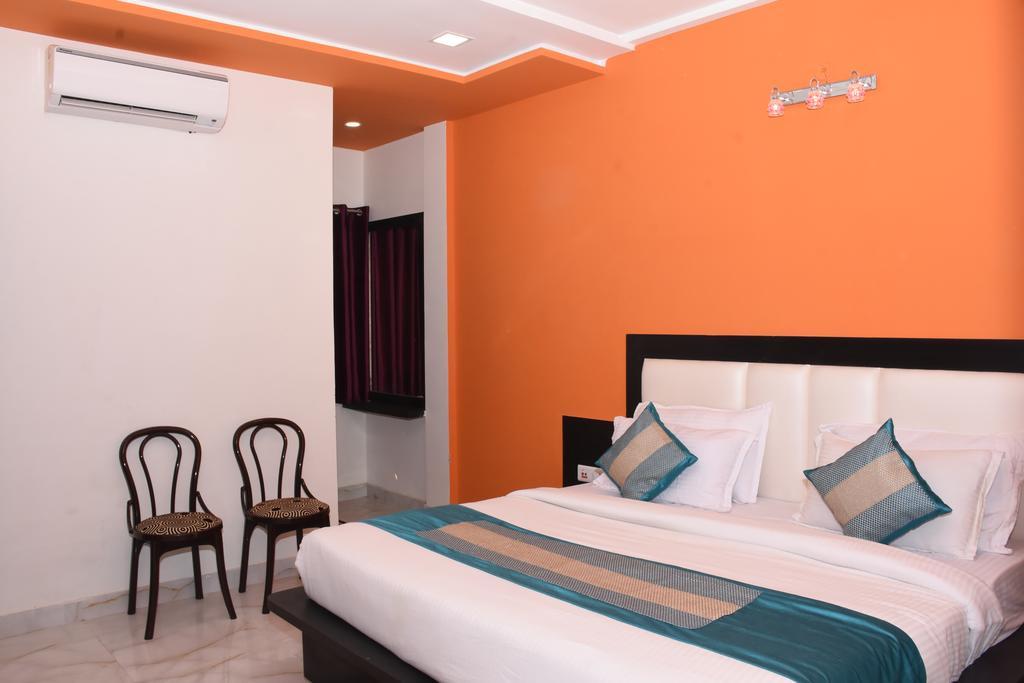 Hotel Aaradhya Residency à Agra  Extérieur photo