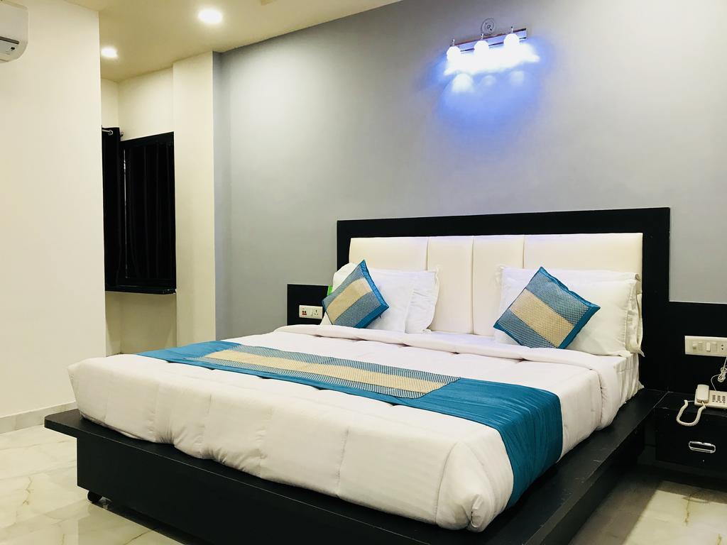 Hotel Aaradhya Residency à Agra  Extérieur photo