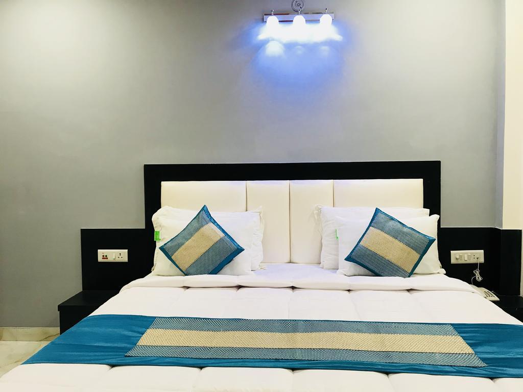 Hotel Aaradhya Residency à Agra  Extérieur photo