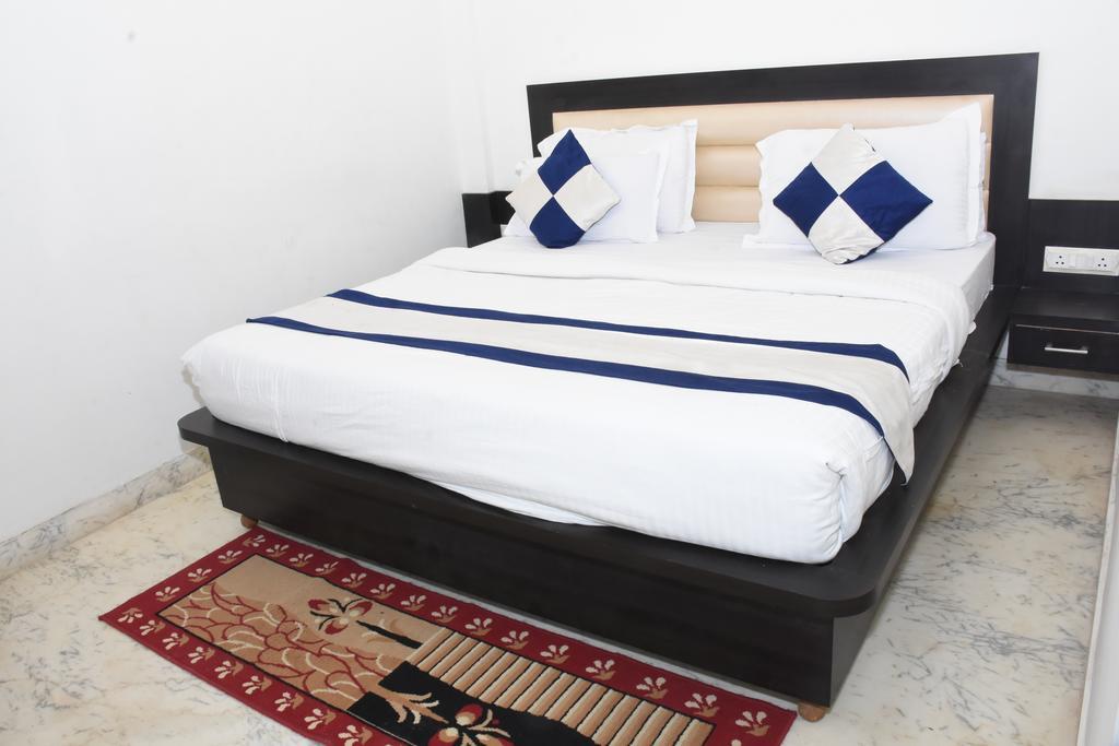 Hotel Aaradhya Residency à Agra  Extérieur photo