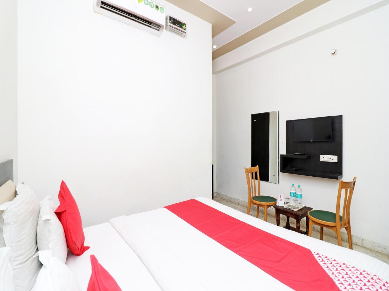 Hotel Aaradhya Residency à Agra  Extérieur photo