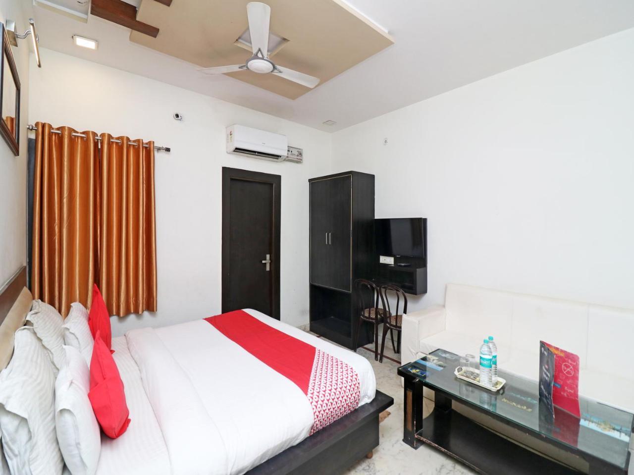 Hotel Aaradhya Residency à Agra  Extérieur photo