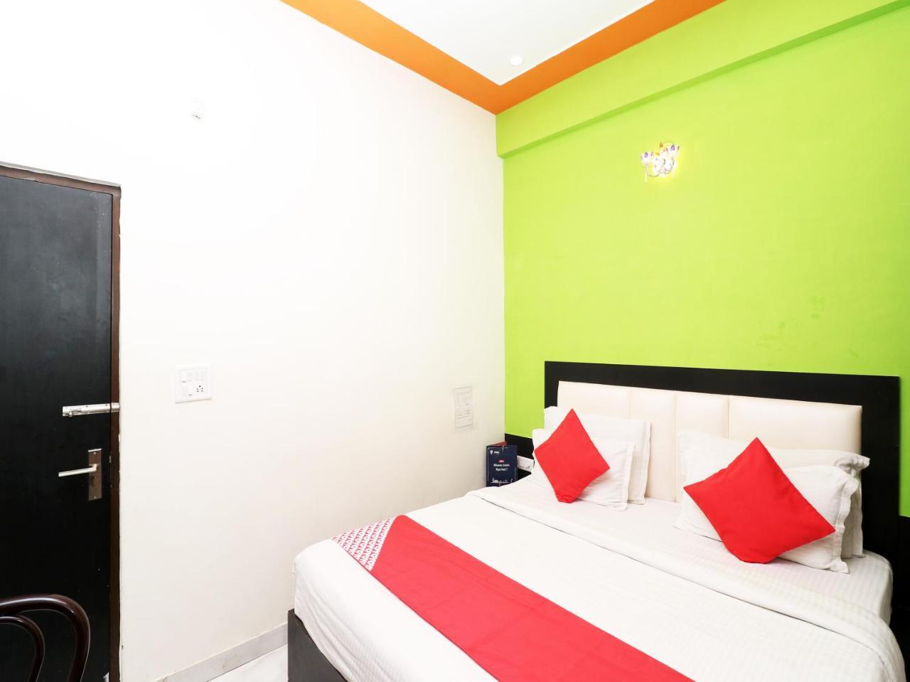 Hotel Aaradhya Residency à Agra  Extérieur photo