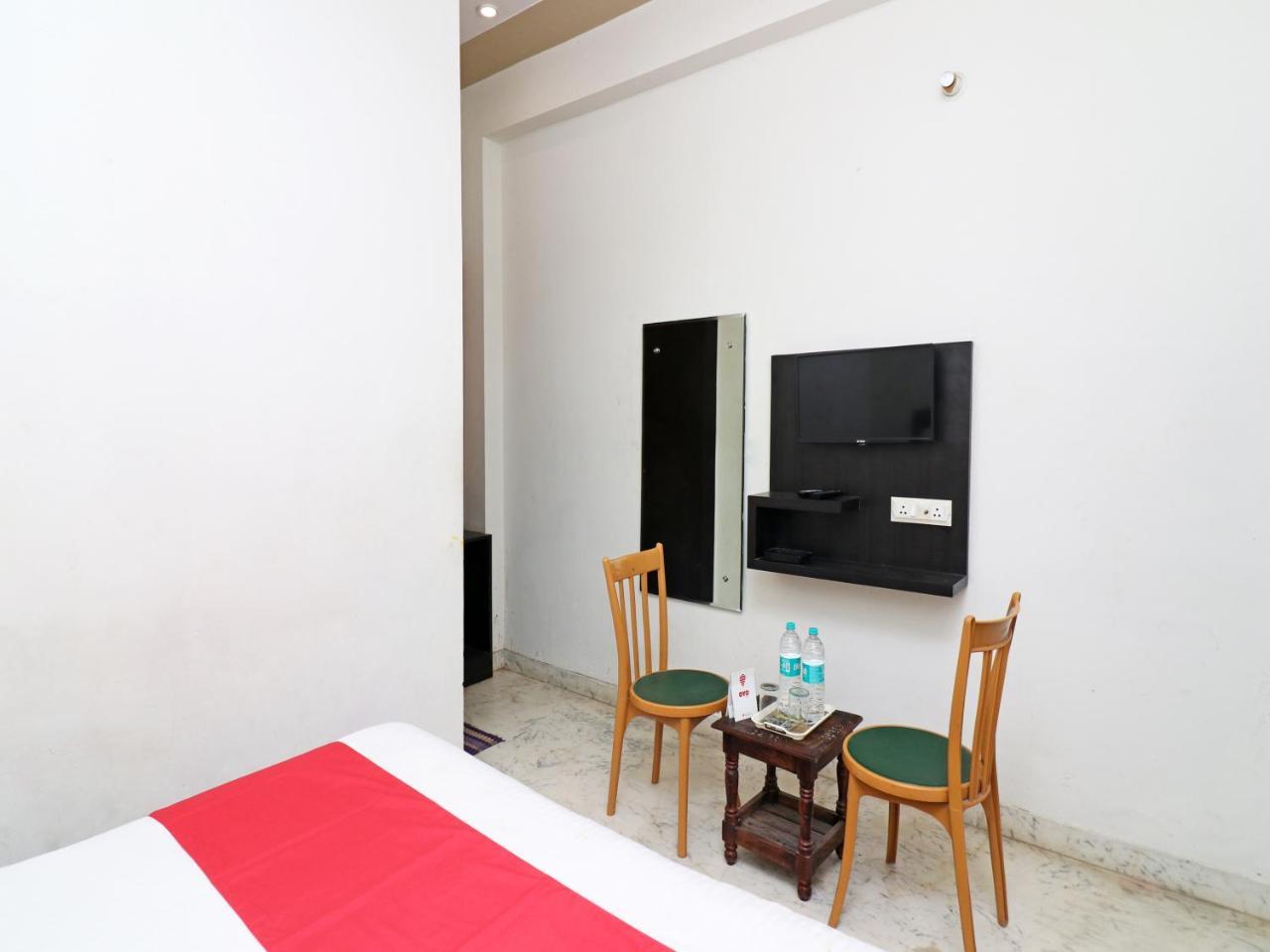 Hotel Aaradhya Residency à Agra  Extérieur photo