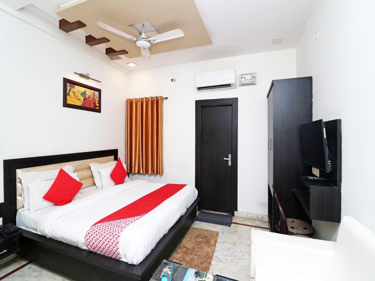 Hotel Aaradhya Residency à Agra  Extérieur photo