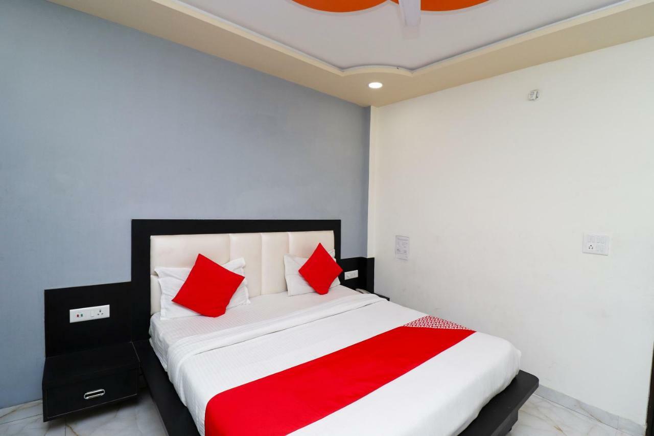 Hotel Aaradhya Residency à Agra  Extérieur photo