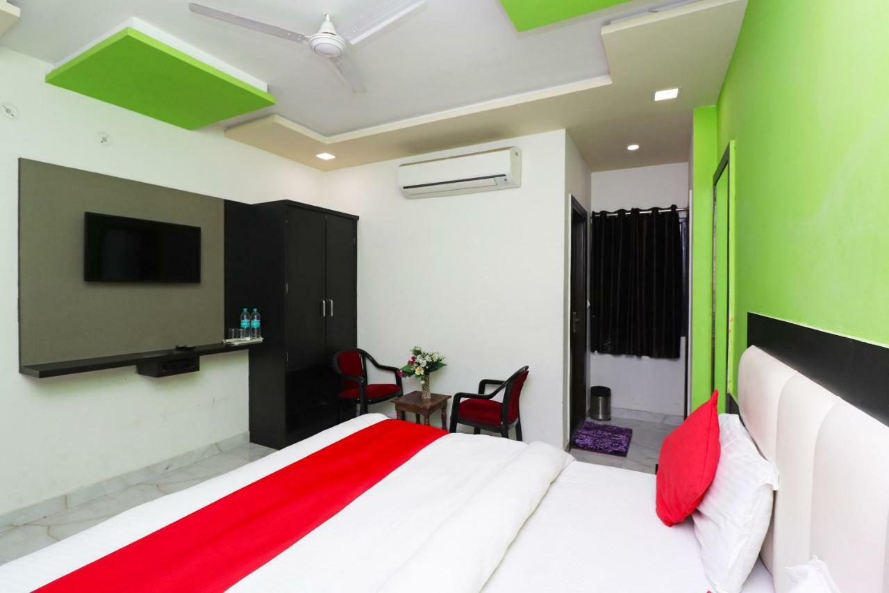 Hotel Aaradhya Residency à Agra  Extérieur photo