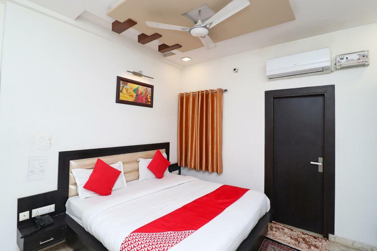 Hotel Aaradhya Residency à Agra  Extérieur photo