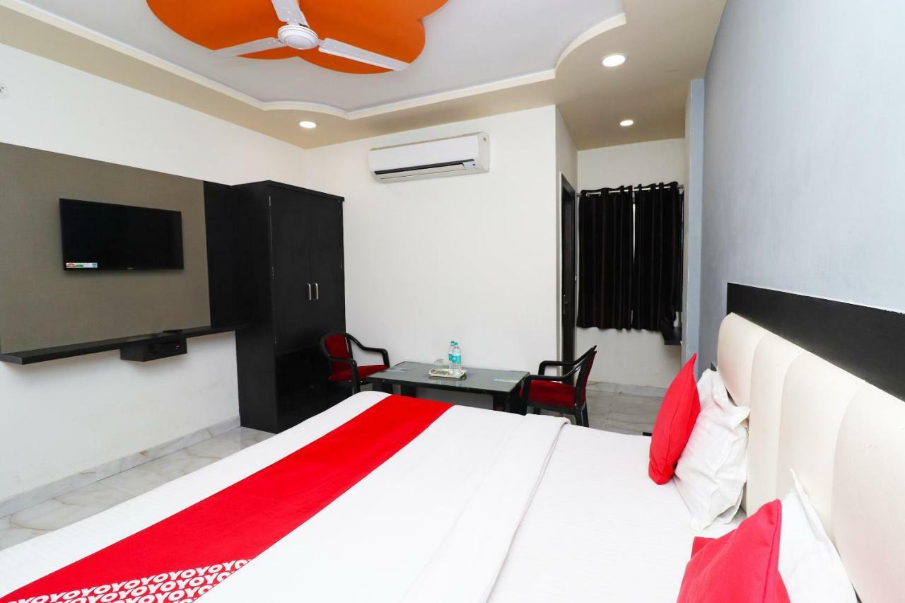 Hotel Aaradhya Residency à Agra  Extérieur photo