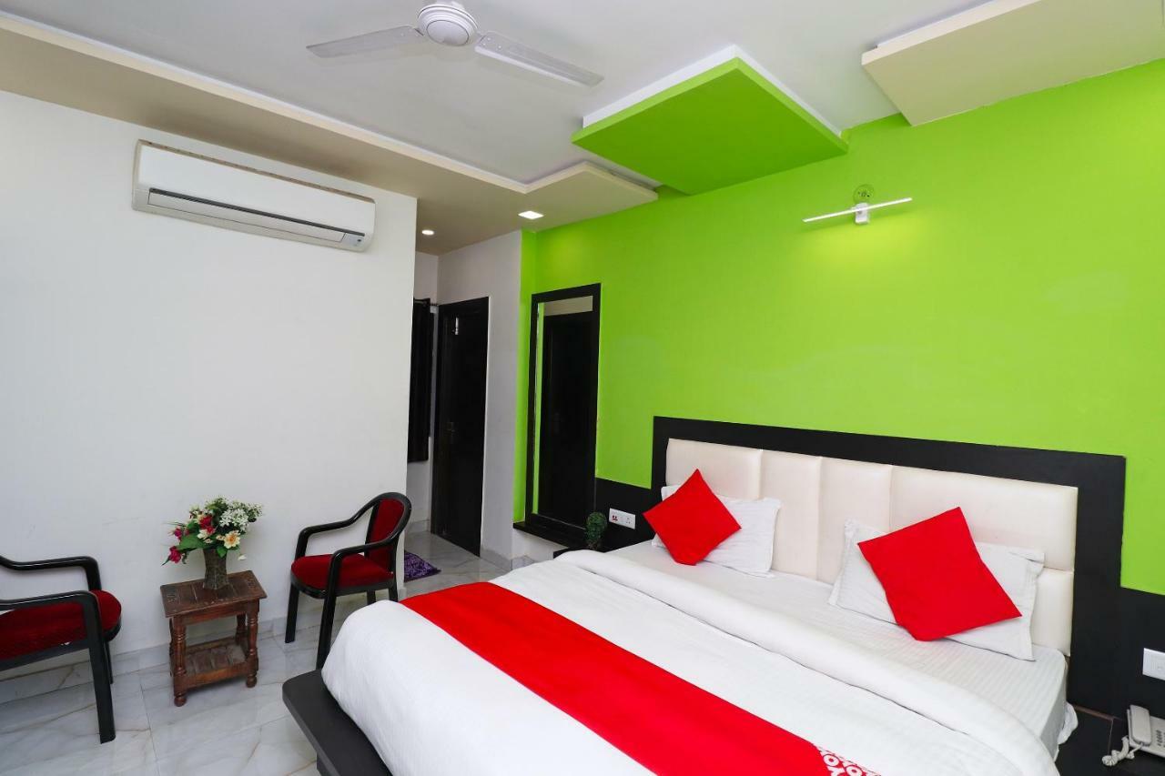 Hotel Aaradhya Residency à Agra  Extérieur photo